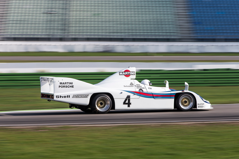 Illustration for article titled Here Are Some Classic Le Mans Porsche Wallpapers, You're Welcome!